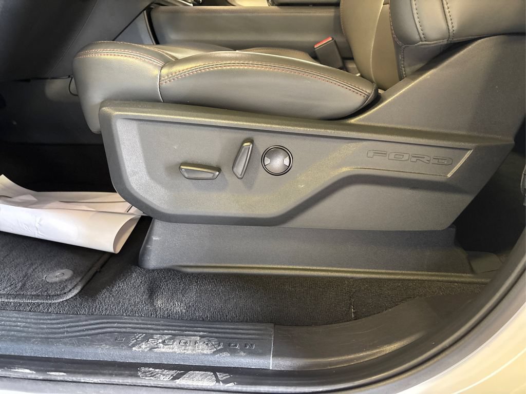 Certified 2025 Ford Expedition Active AWD/4WD image 29