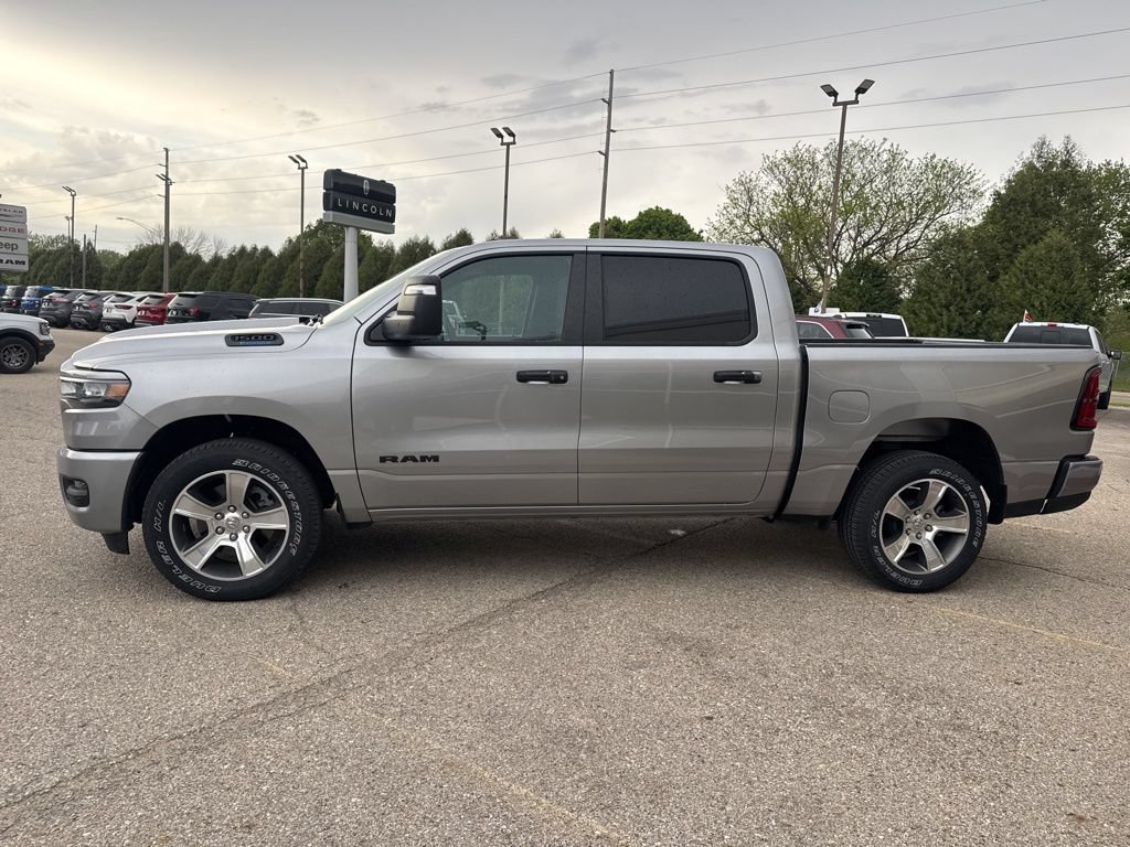 Used 2025 RAM 1500 Tradesman AWD/4WD image 3