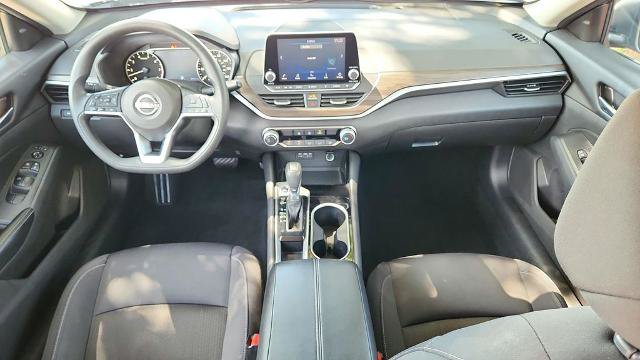 Used 2024 Nissan Altima 2.5 SV FWD image 24