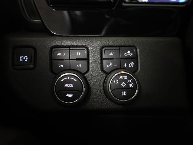 Used 2024 Chevrolet Silverado 1500 ZR2 image 15