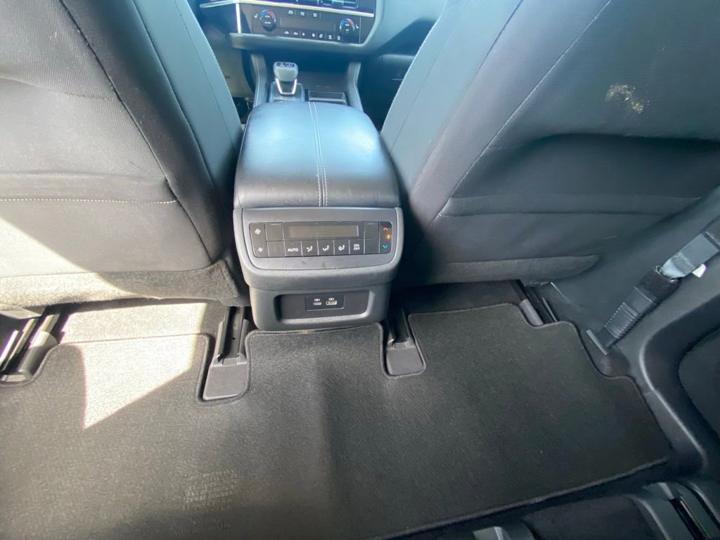 Used 2022 Nissan Pathfinder SV w/ SV Black Package image 24