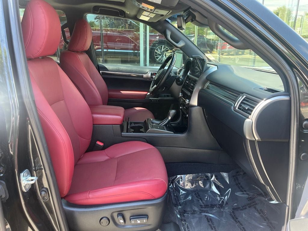 Used 2023 Lexus GX 460 Premium w/ Accessory Package AWD/4WD image 22