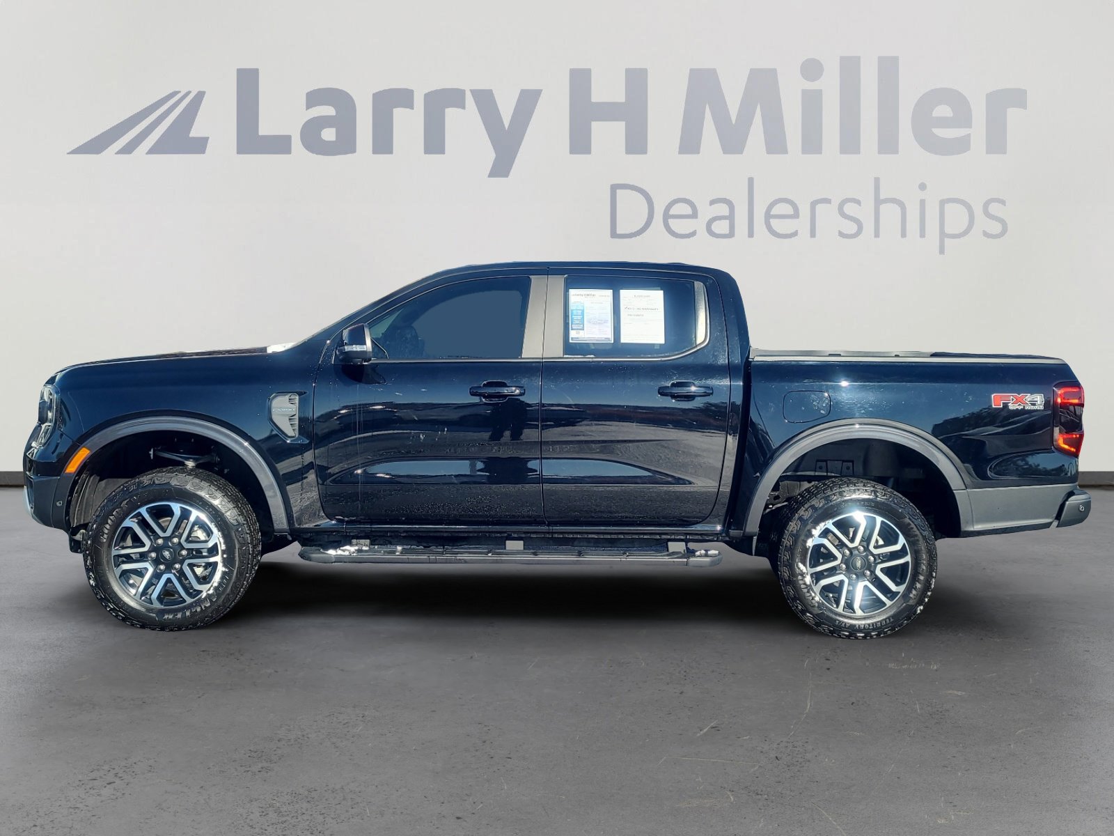 Certified 2024 Ford Ranger Lariat w/ FX4 Off-Road Package image 2