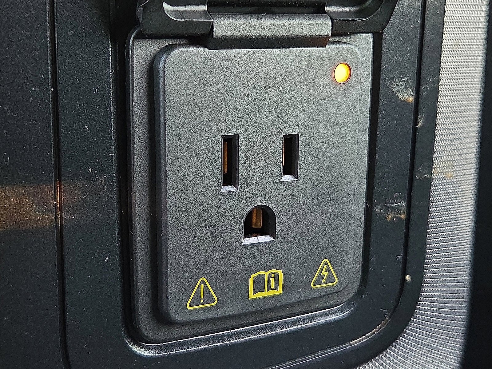 Certified 2022 Ford F150 Platinum w/ Equipment Group 701A High image 19