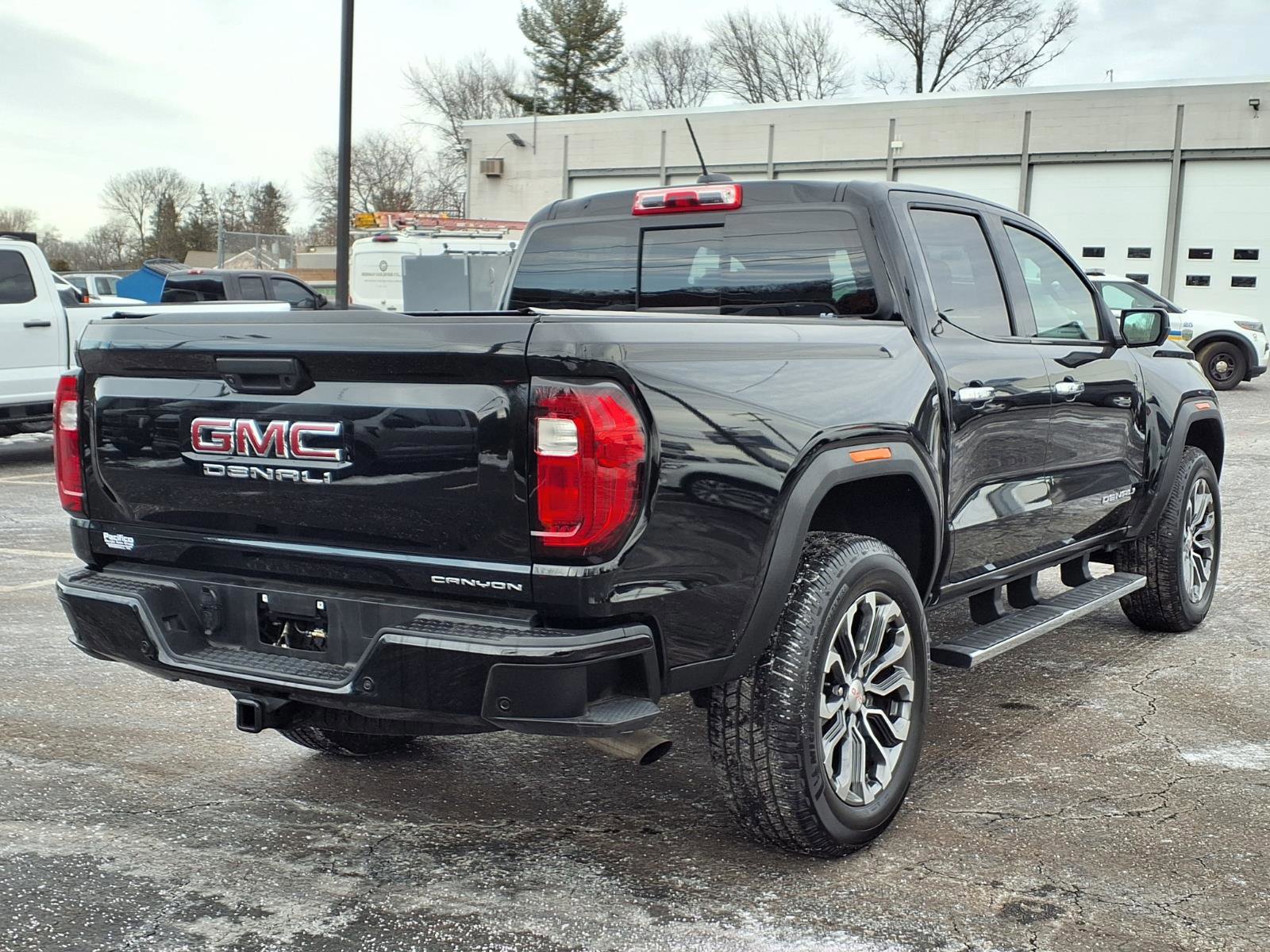 Used 2023 GMC Canyon Denali image 5