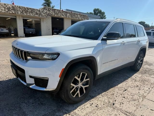 Used 2023 Jeep Grand Cherokee L Limited w/ Luxury Tech Group II AWD/4WD image 6