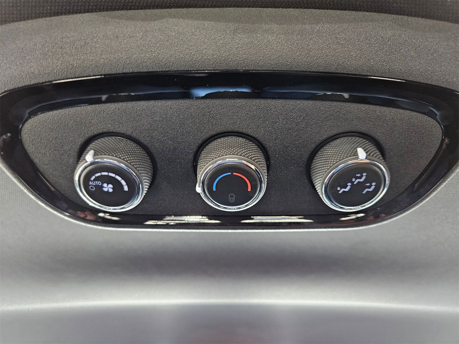 Used 2023 Dodge Durango SXT Launch Edition image 28