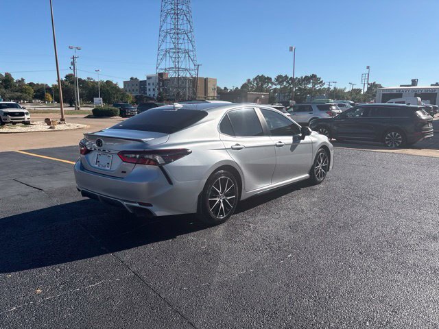 Used 2024 Toyota Camry SE FWD image 7
