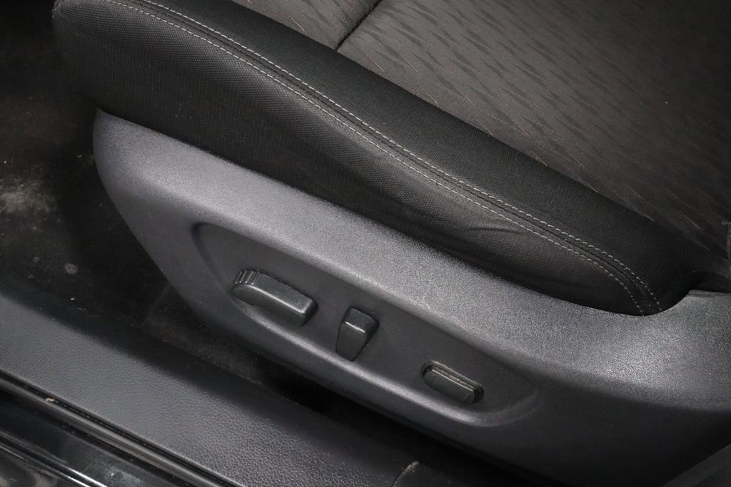 Used 2019 Nissan Rogue SV image 23