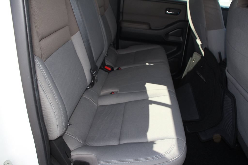 Used 2022 Nissan Frontier SV RWD image 25
