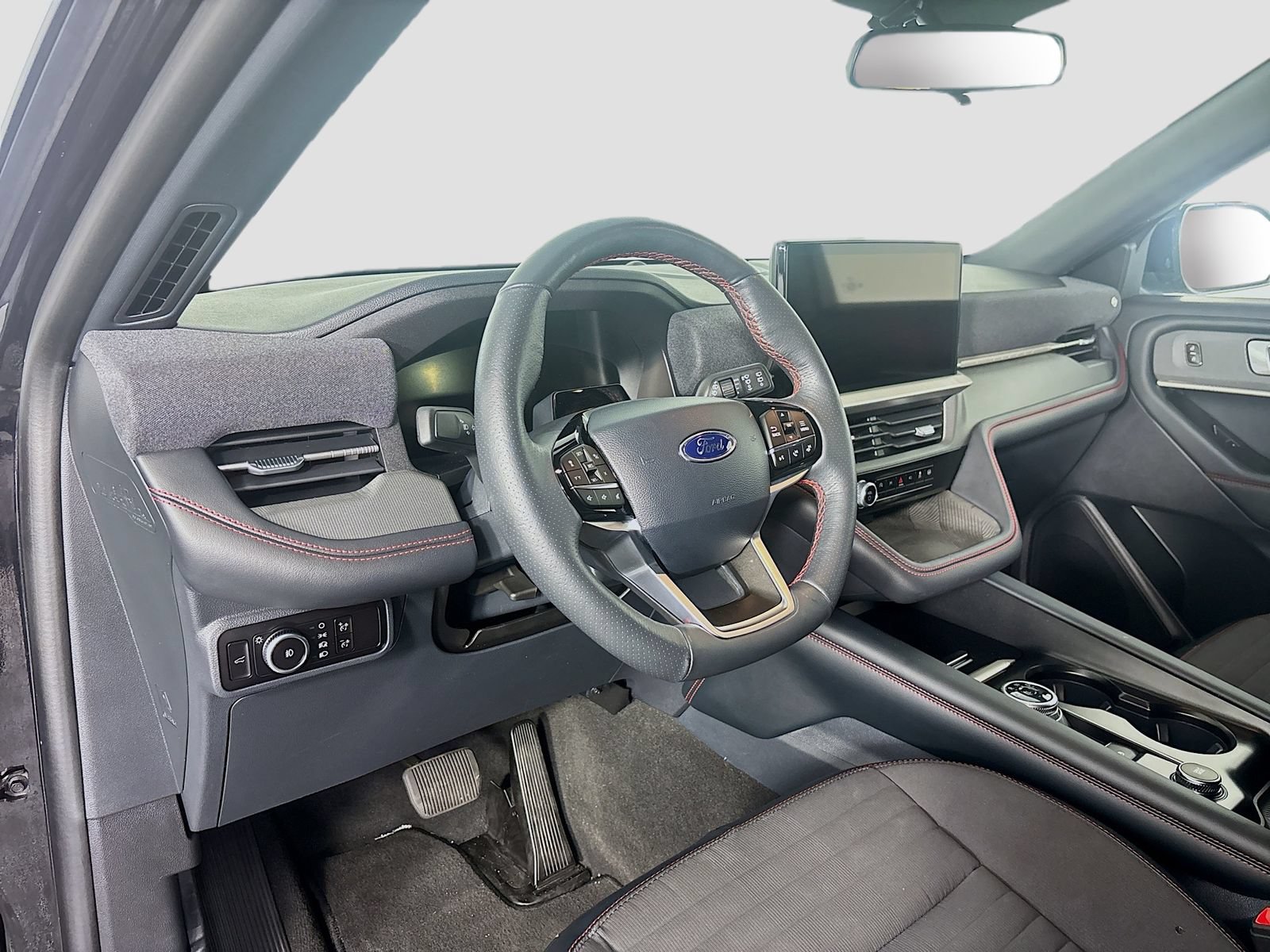 Certified 2025 Ford Explorer ST-Line w/ ST-Line Street Pack AWD/4WD image 9