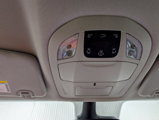 Used 2023 Chrysler Pacifica Touring-L FWD image 7