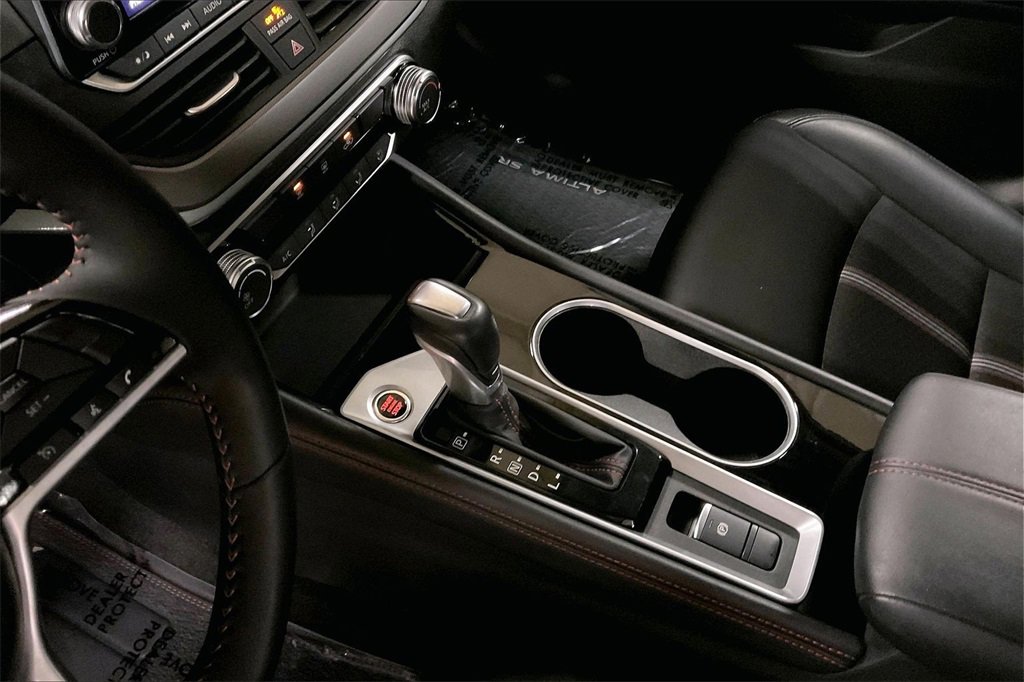 Used 2025 Nissan Altima 2.5 SR image 16