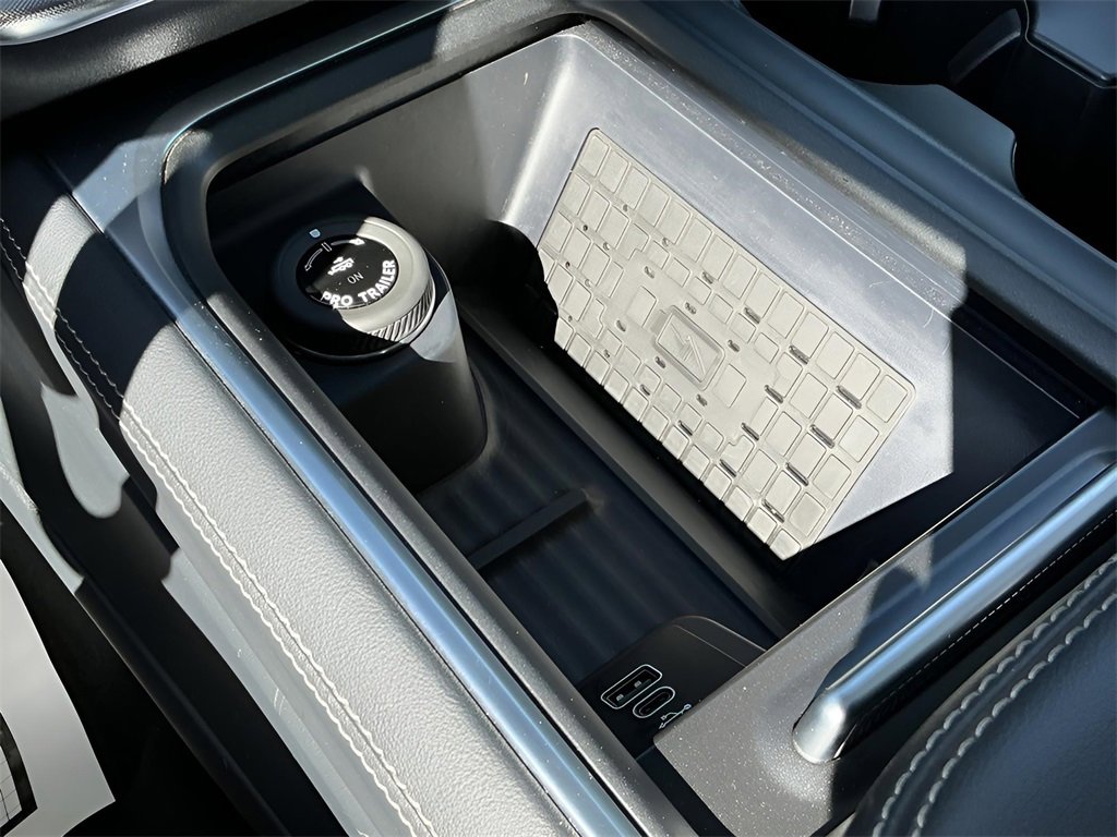 Certified 2025 Ford Expedition Max Platinum image 44