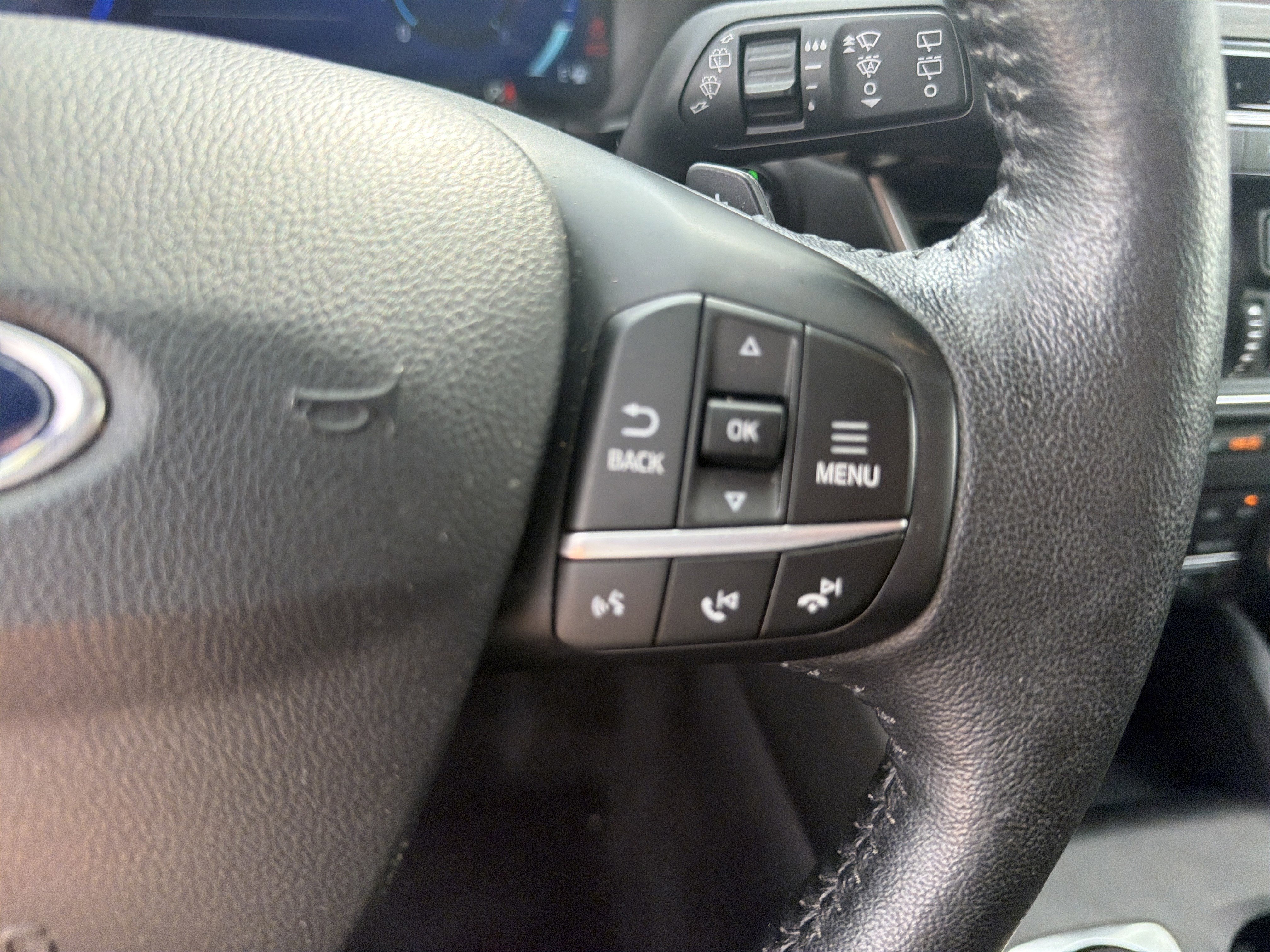 Certified 2020 Ford Escape Titanium AWD/4WD image 34