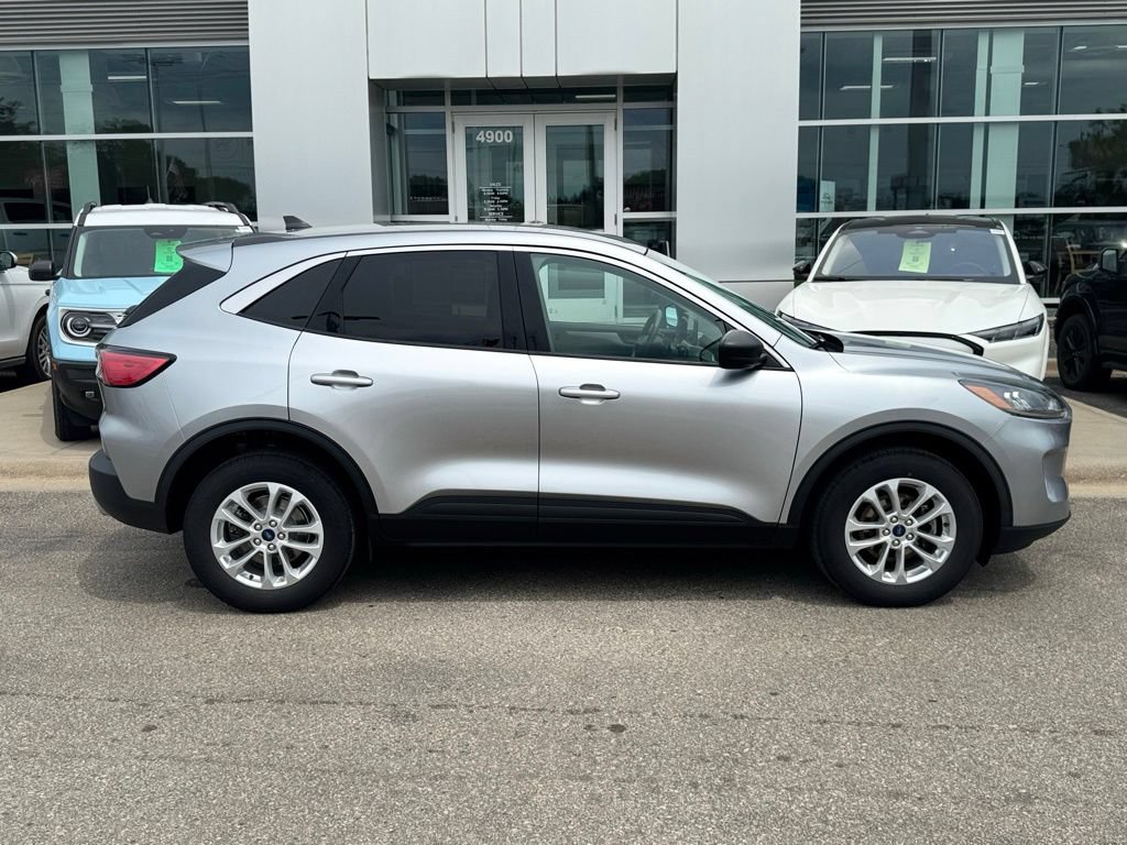 Certified 2022 Ford Escape SE AWD/4WD image 38