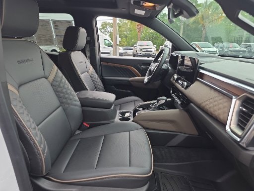 Used 2024 GMC Canyon Denali AWD/4WD image 15