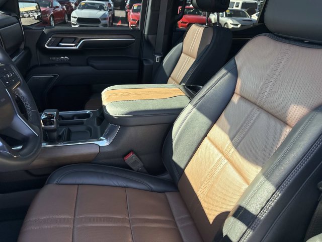 Used 2025 Chevrolet Silverado 1500 High Country AWD/4WD image 28