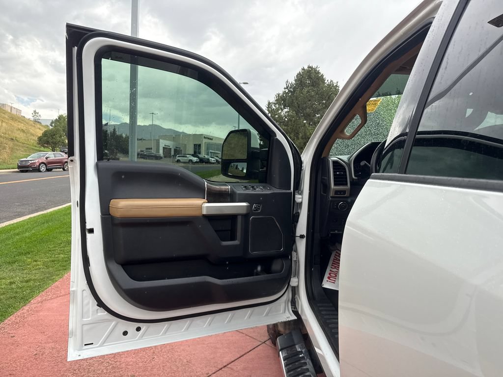 Certified 2022 Ford F250 Lariat w/ Lariat Ultimate Package AWD/4WD image 11