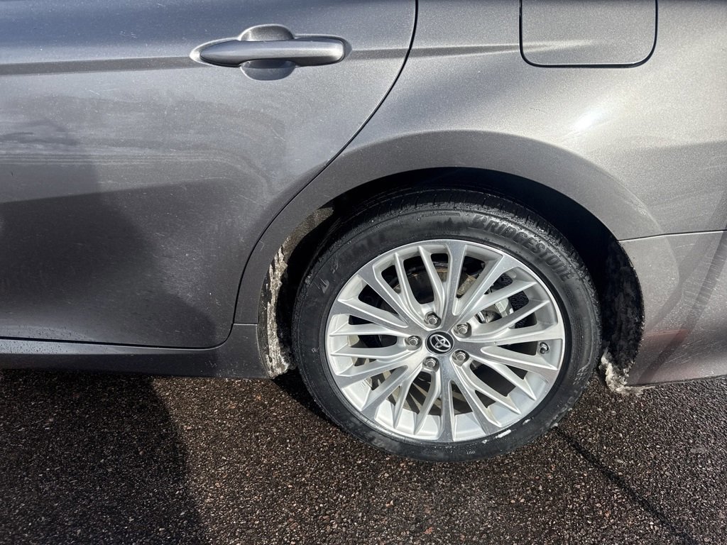 Used 2018 Toyota Camry XLE image 31