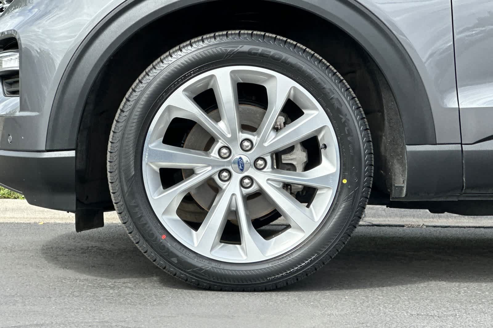 Certified 2023 Ford Explorer Platinum w/ Technology Package AWD/4WD image 28