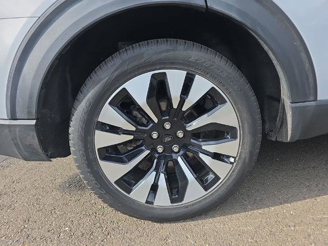 Certified 2025 Ford Explorer Platinum w/ LUX Leather Package AWD/4WD image 12