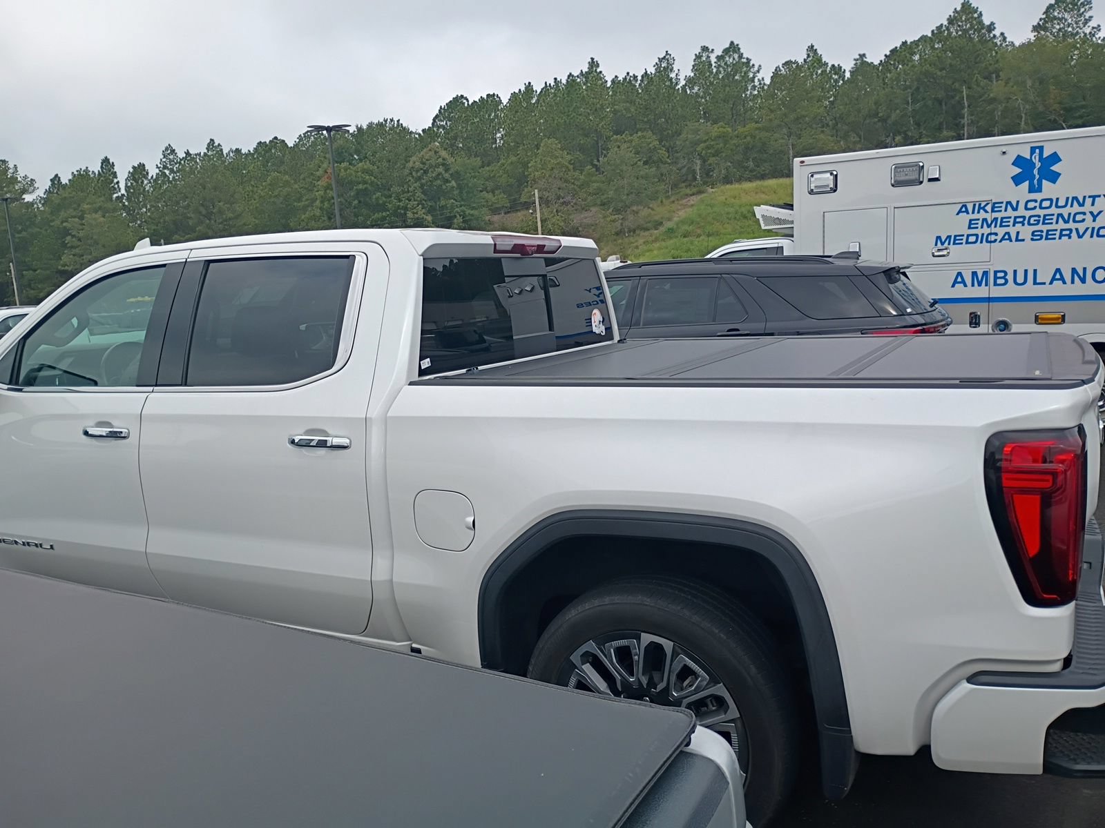 Used 2024 GMC Sierra 1500 Denali Ultimate AWD/4WD image 13