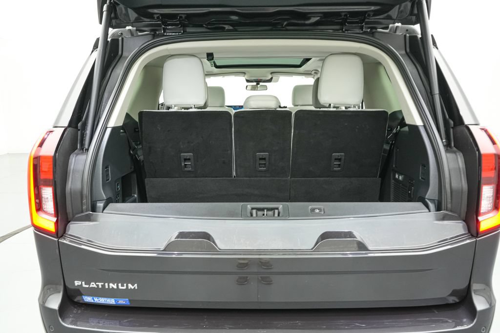 Certified 2025 Ford Expedition Platinum w/ Driver's Package AWD/4WD image 24