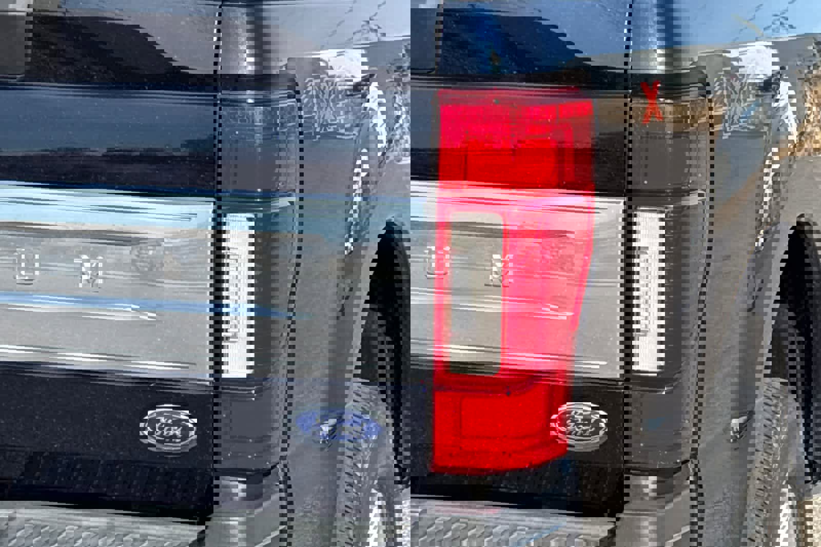 Certified 2021 Ford F350 Platinum image 27