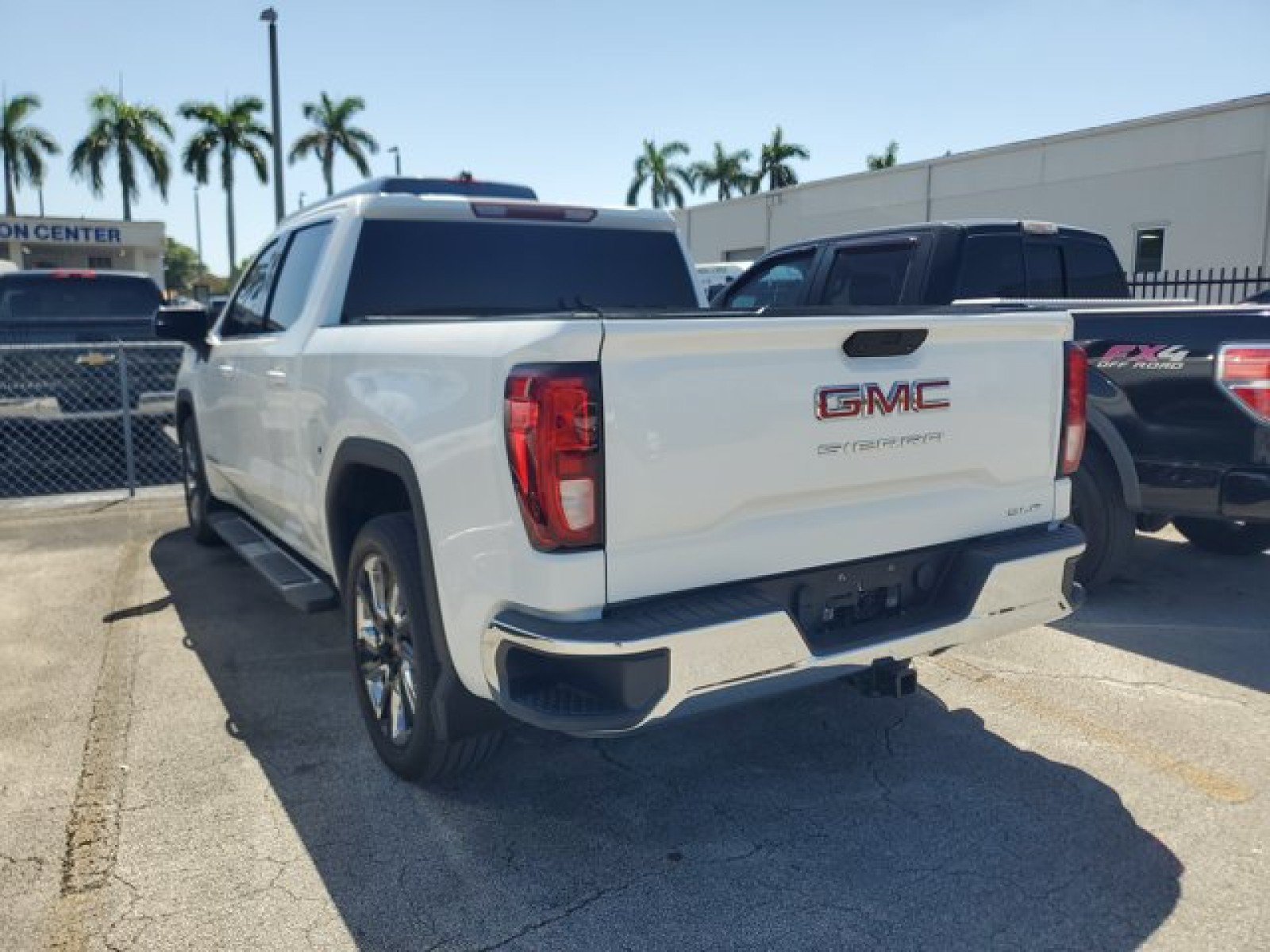 Used 2020 GMC Sierra 1500 SLE w/ SLE Value Package RWD image 7