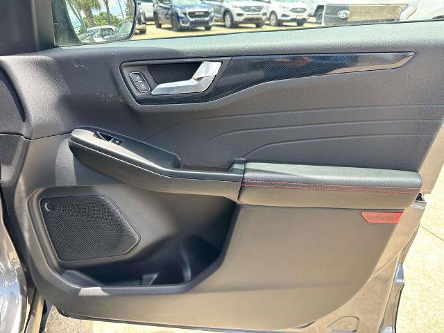 Certified 2025 Ford Escape ST-Line FWD image 13
