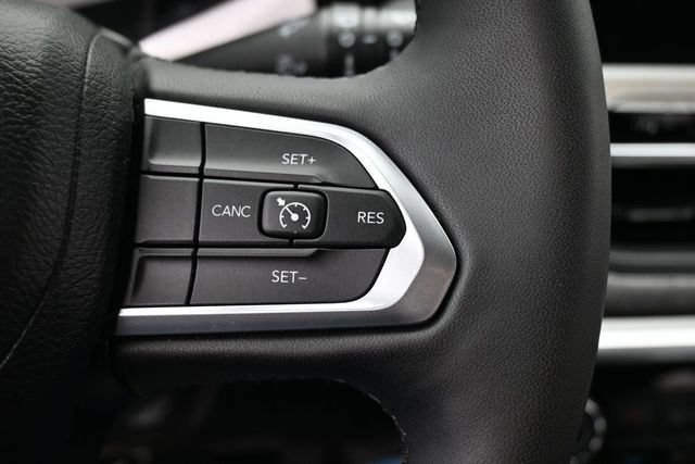 Used 2023 Jeep Compass Latitude AWD/4WD image 15