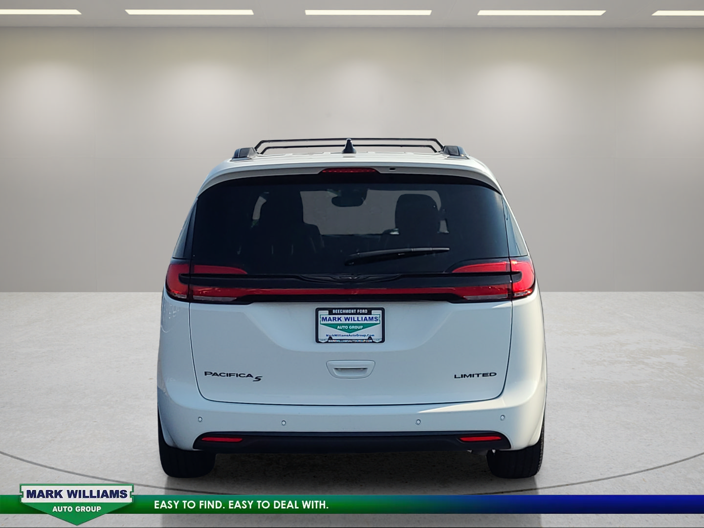 Used 2025 Chrysler Pacifica Limited FWD image 13
