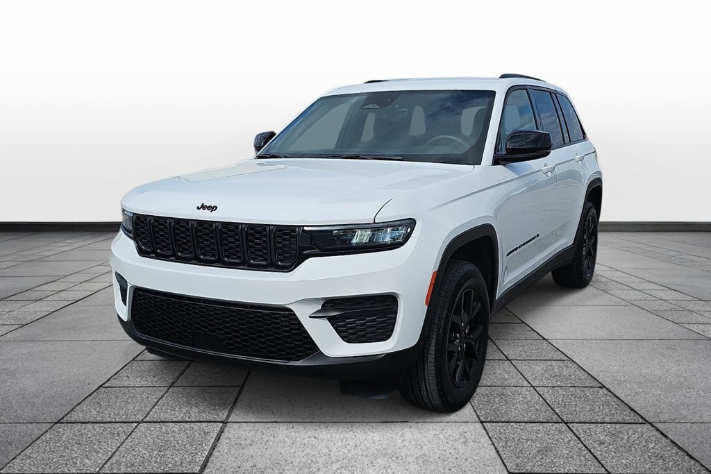 Used 2025 Jeep Grand Cherokee Altitude