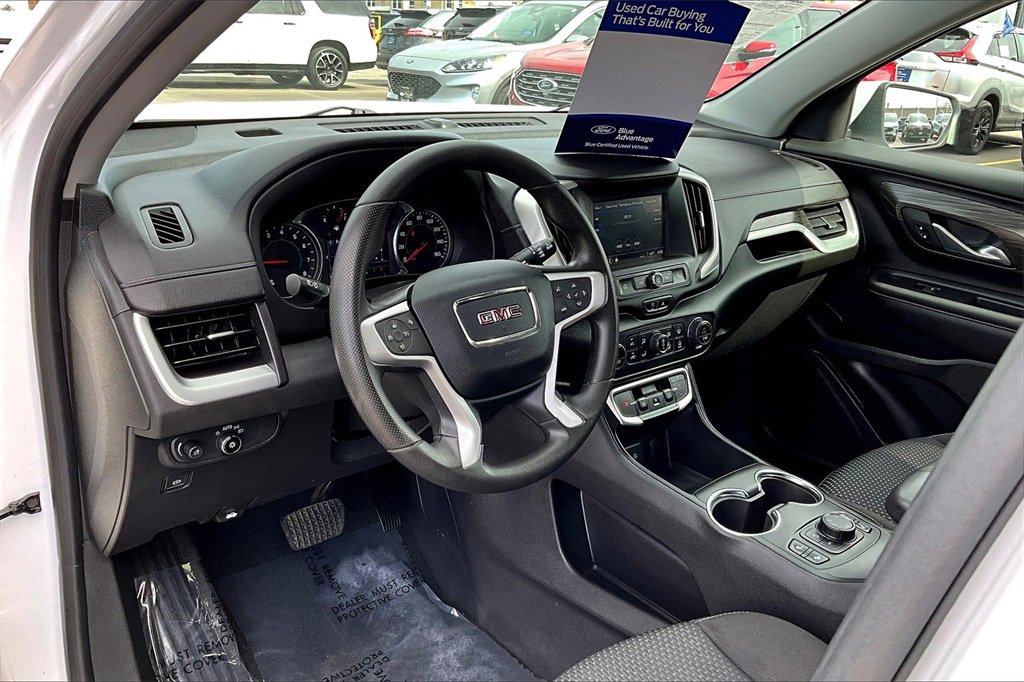 Used 2023 GMC Terrain SLE w/ Driver Convenience Package image 14