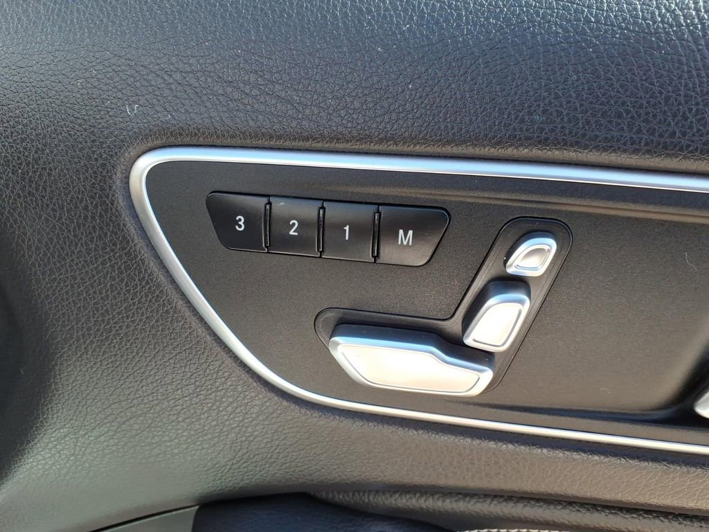 Used 2019 Mercedes-Benz GLA 250 4MATIC image 11
