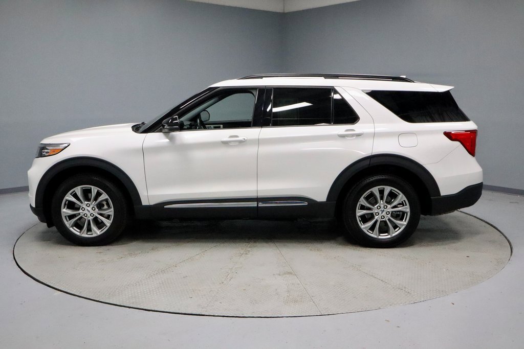 Certified 2022 Ford Explorer XLT w/ Equipment Group 202A image 9
