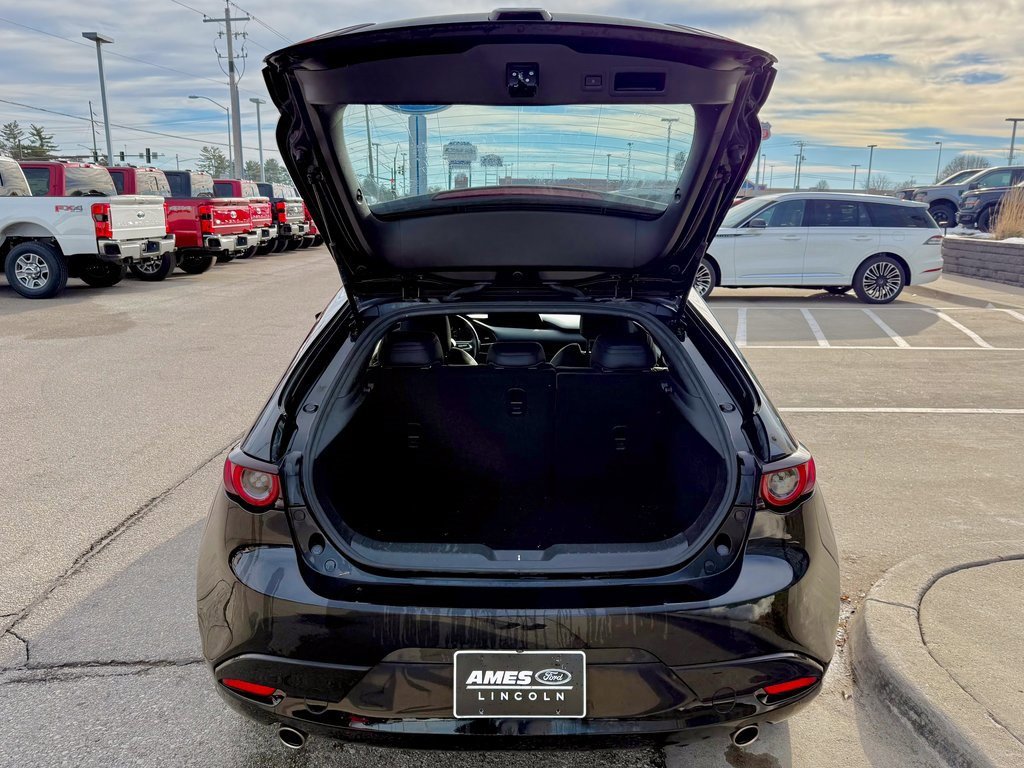 Used 2019 MAZDA MAZDA3 Hatchback image 13