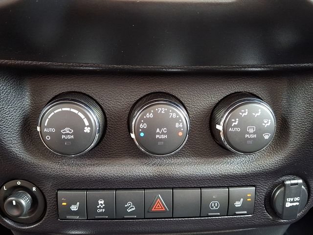 Used 2017 Jeep Wrangler Unlimited Rubicon AWD/4WD image 15