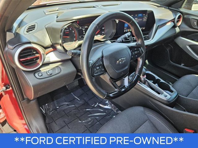 Used 2024 Chevrolet Trax RS FWD image 17