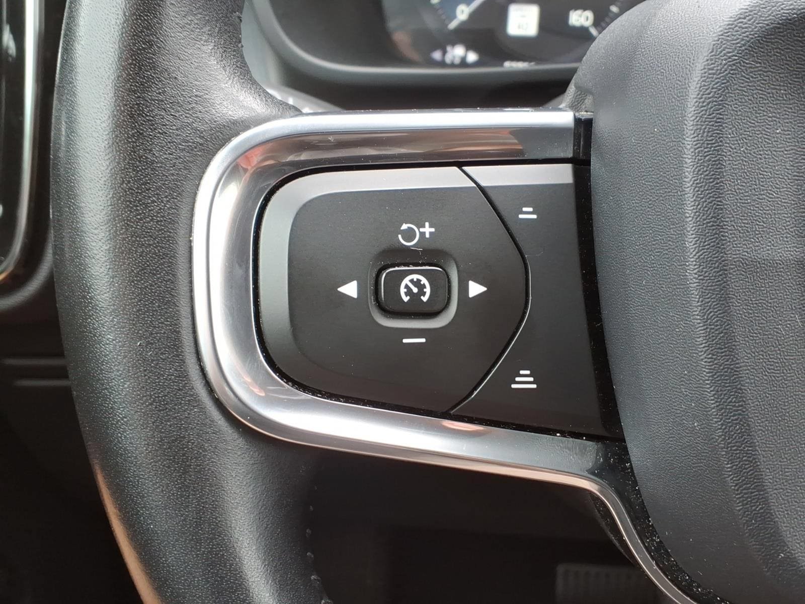 Used 2019 Volvo XC40 T5 Momentum AWD/4WD image 15