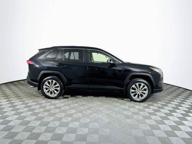 Used 2019 Toyota RAV4 XLE Premium w/ Cold Weather Package AWD/4WD image 8