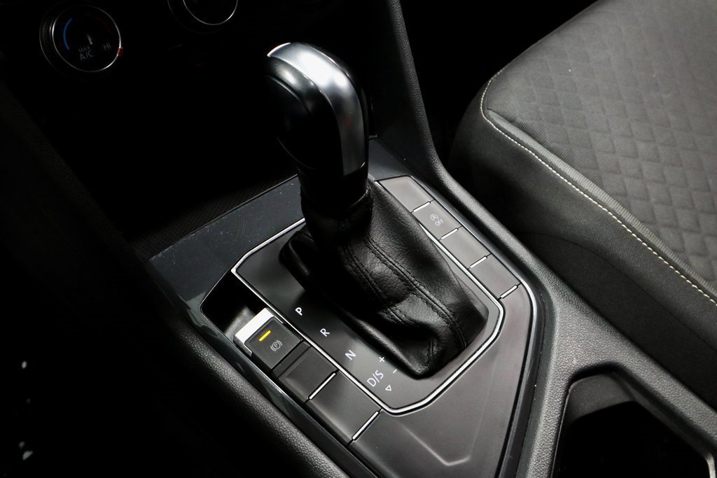 Used 2021 Volkswagen Tiguan S image 33