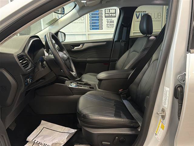 Certified 2026 Ford Escape SE w/ PHEV Premium Package FWD image 9