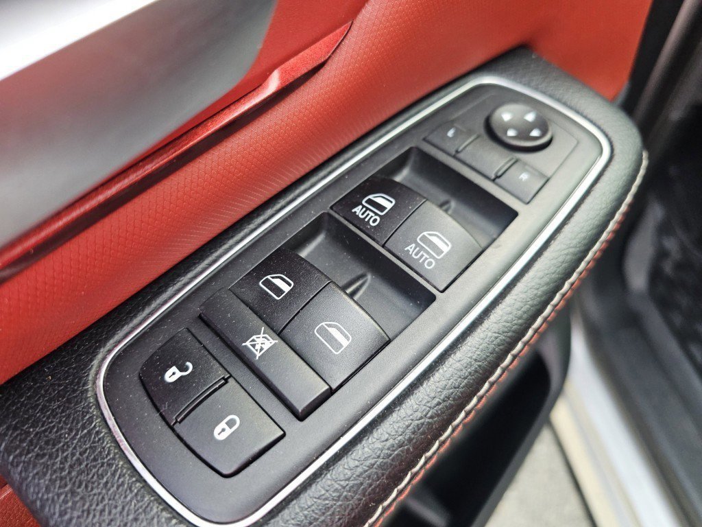 Used 2019 RAM 1500 Rebel image 29