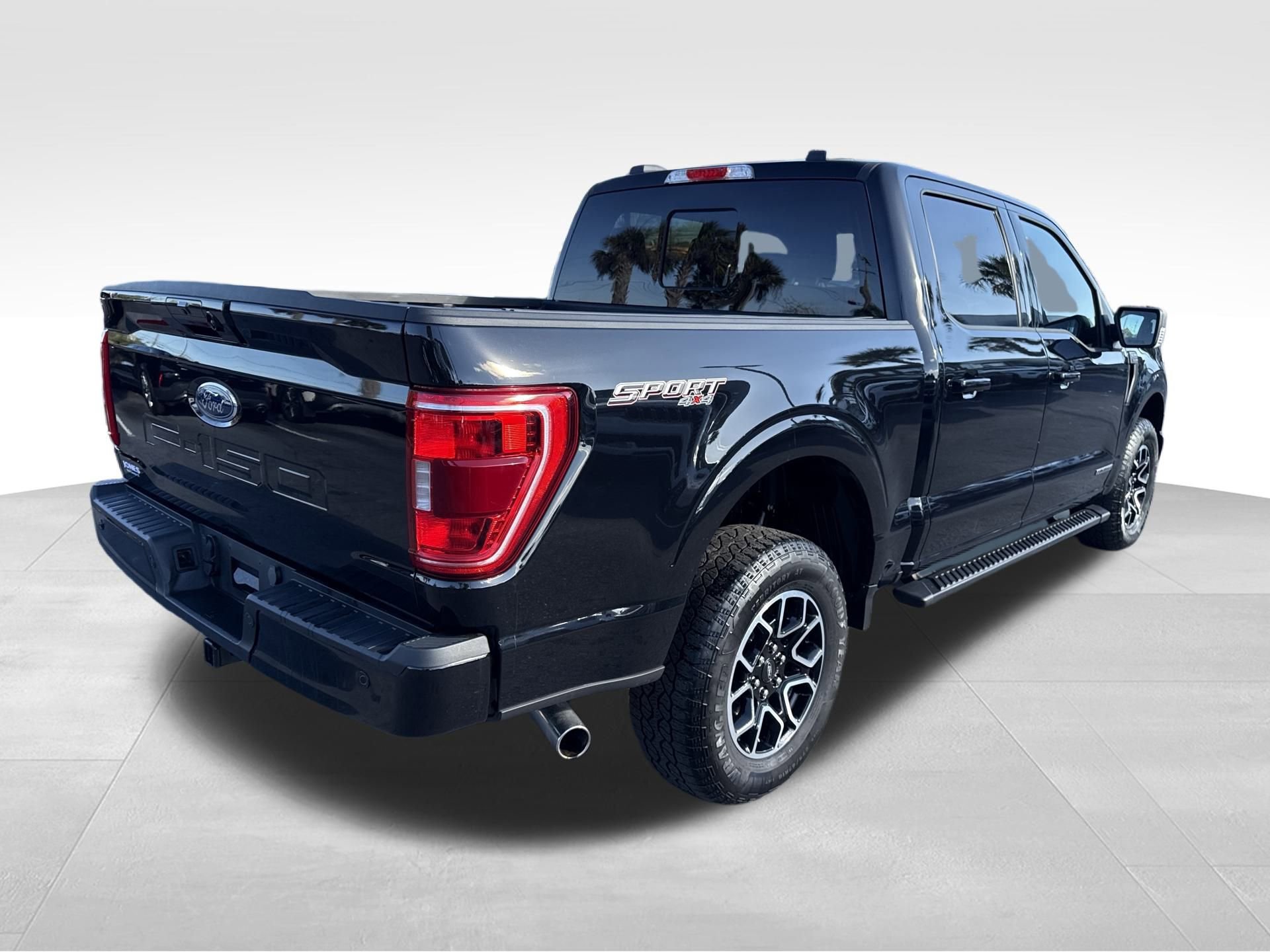 Certified 2023 Ford F150 XLT w/ Equipment Group 302A High image 8