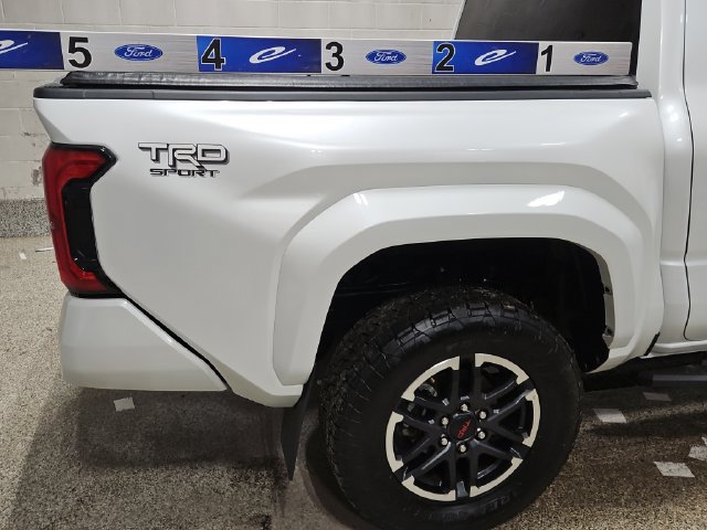 Used 2024 Toyota Tacoma TRD Sport AWD/4WD image 30
