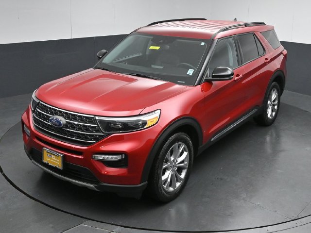Certified 2024 Ford Explorer XLT w/ Equipment Group 202A AWD/4WD image 47
