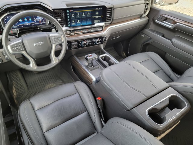 Used 2024 Chevrolet Silverado 1500 LT Trail Boss w/ Convenience Package II AWD/4WD image 37