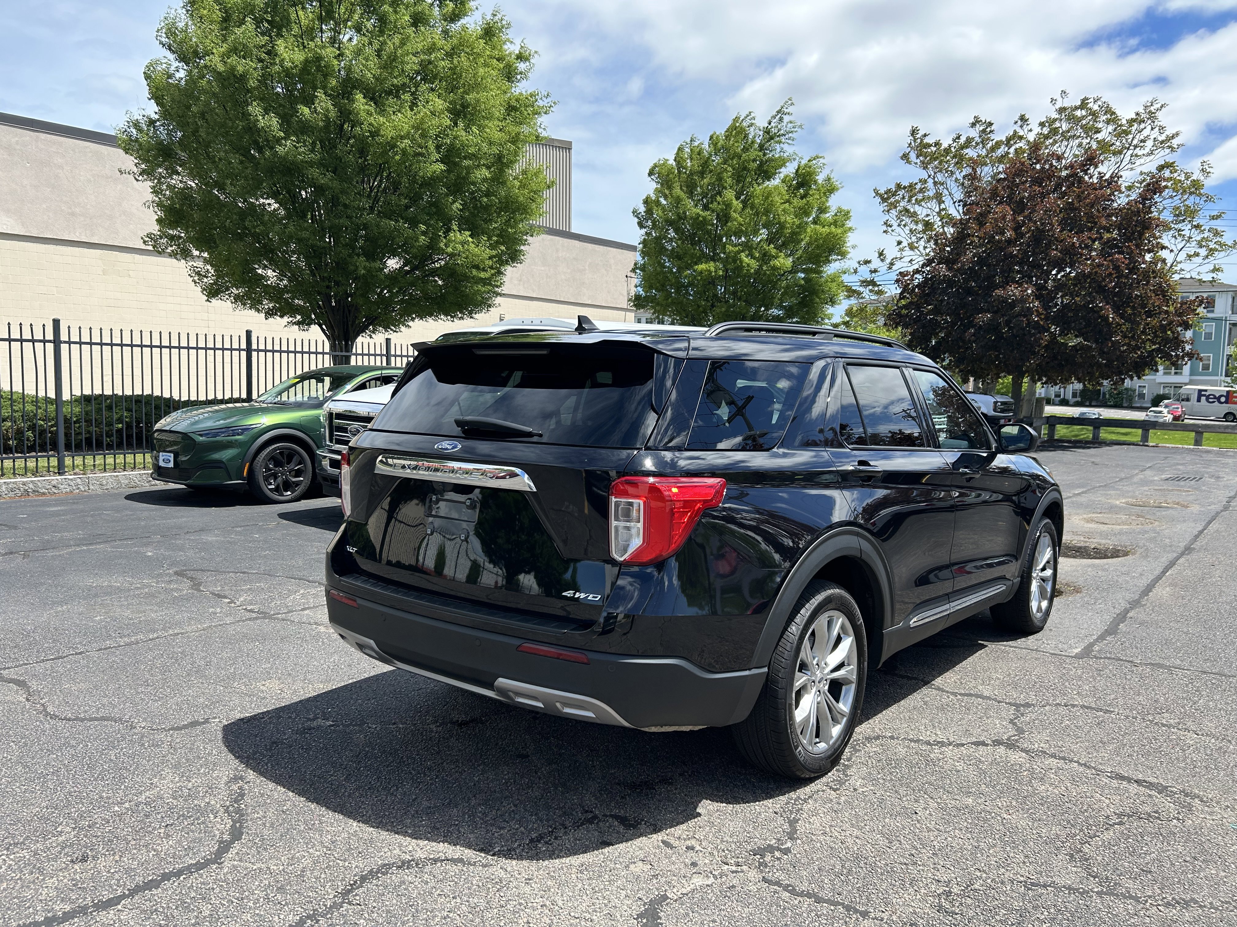 Certified 2022 Ford Explorer XLT w/ Equipment Group 202A image 3